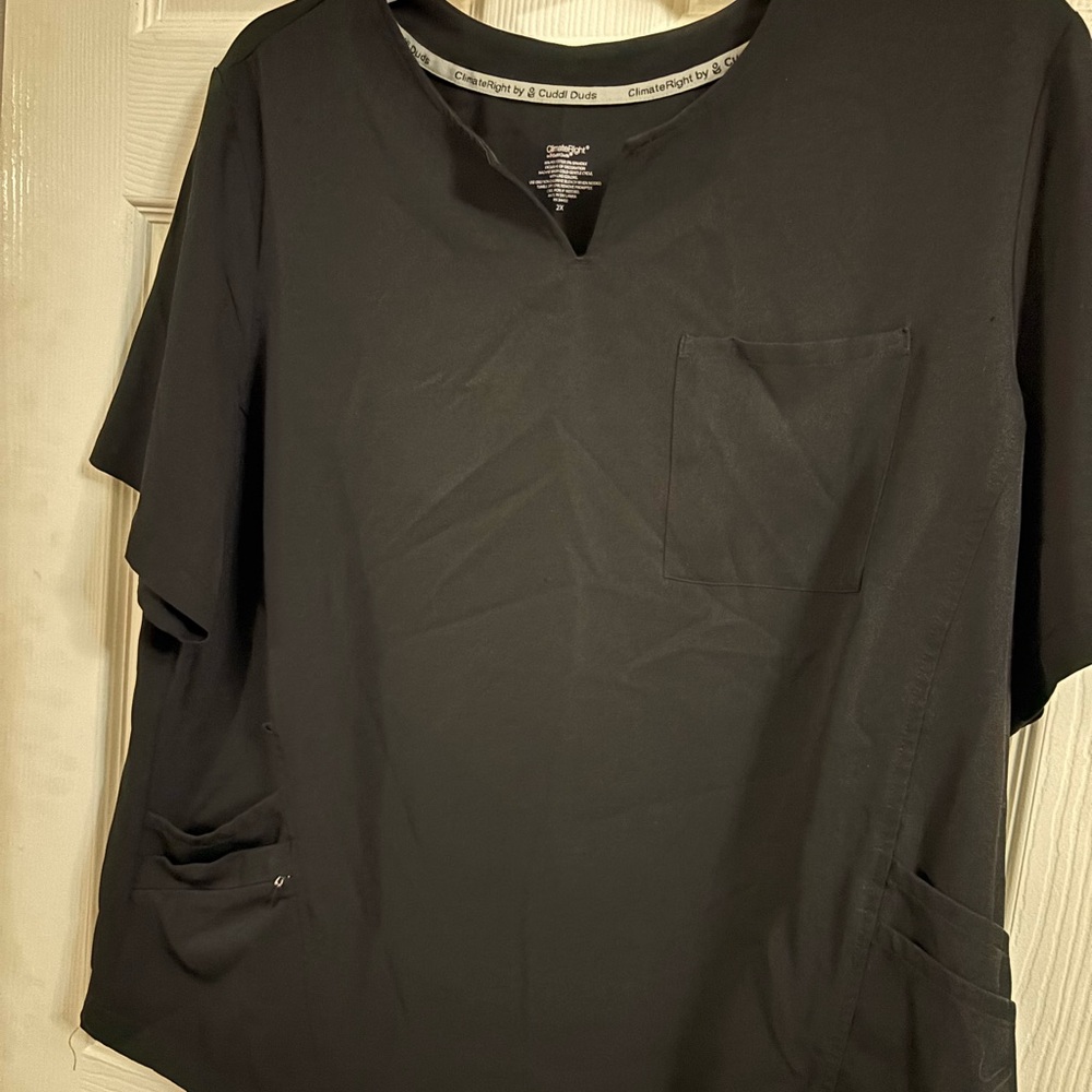 Cuddl Duds Black Short Sleeve women’s scrubs size 2xl